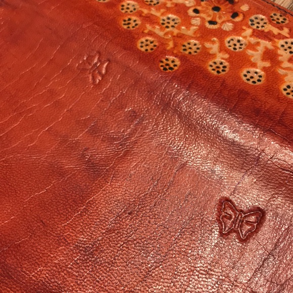 Leather Embossed Wallet - Picture 9 of 9